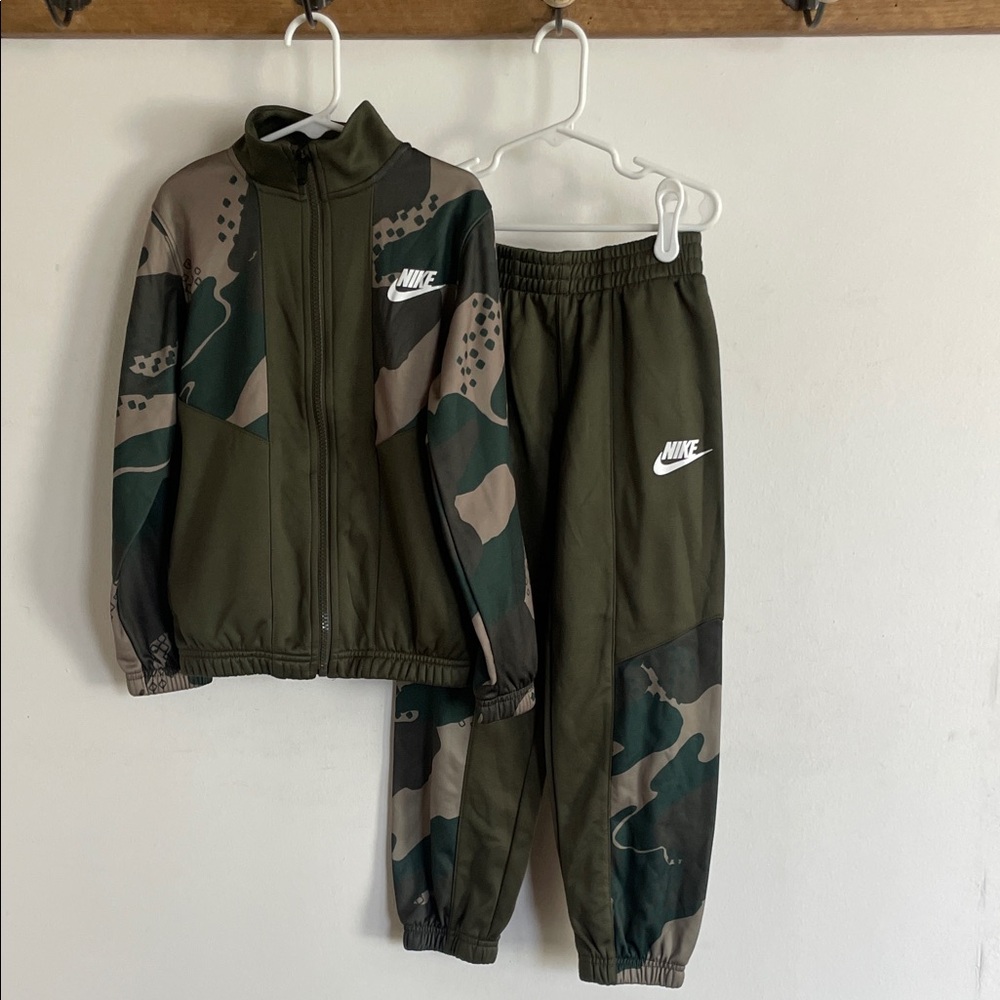 Nike Camouflage Tracksuit Sweatsuit